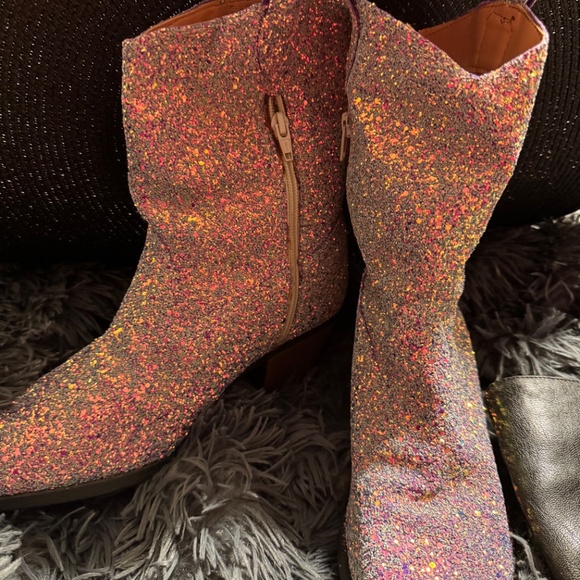 Glittery Boots - Picture 3 of 3